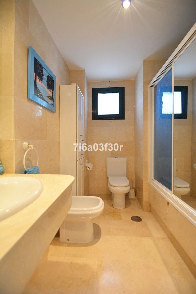 3 quarto Penthouse para arrendar em San Pedro de Alcantara com piscina garagem - 2 000 € (Ref: 9369238)
