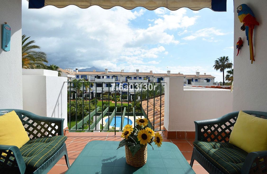 3 quarto Penthouse para arrendar em San Pedro de Alcantara com piscina garagem - 2 000 € (Ref: 9369238)