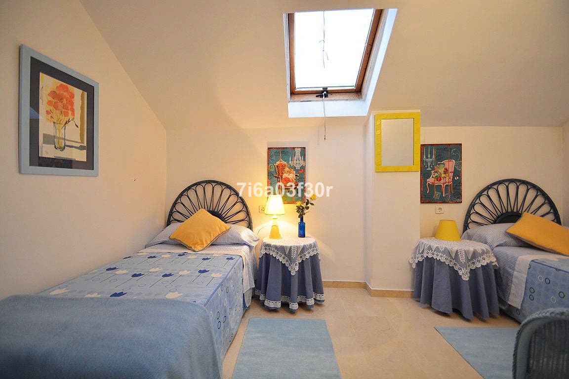 3 quarto Penthouse para arrendar em San Pedro de Alcantara com piscina garagem - 2 000 € (Ref: 9369238)