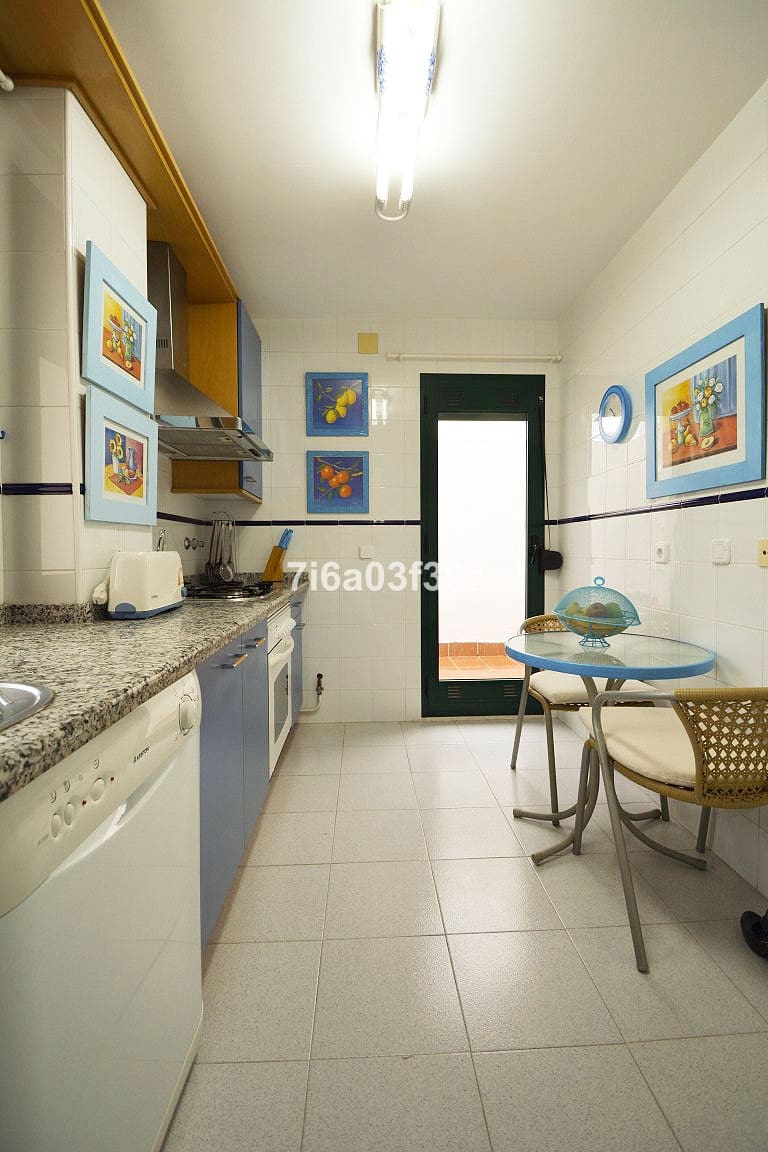 3 quarto Penthouse para arrendar em San Pedro de Alcantara com piscina garagem - 2 000 € (Ref: 9369238)