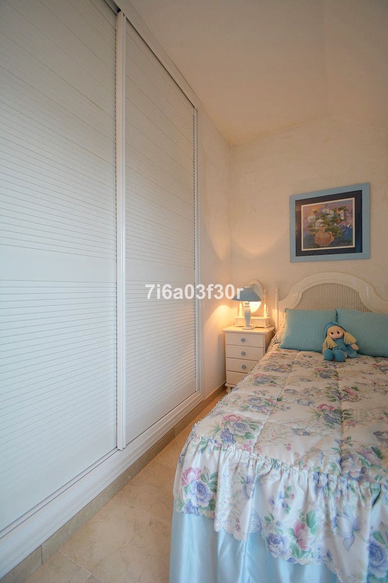 3 bedroom Penthouse for holiday rental in San Pedro de Alcantara with pool garage - € 1,300 (Ref: 9369239)