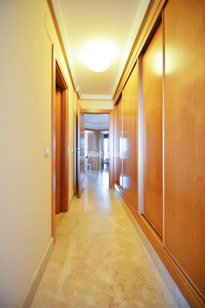 3 bedroom Apartment for rent in San Pedro de Alcantara with pool garage - € 1,800 (Ref: 9369240)