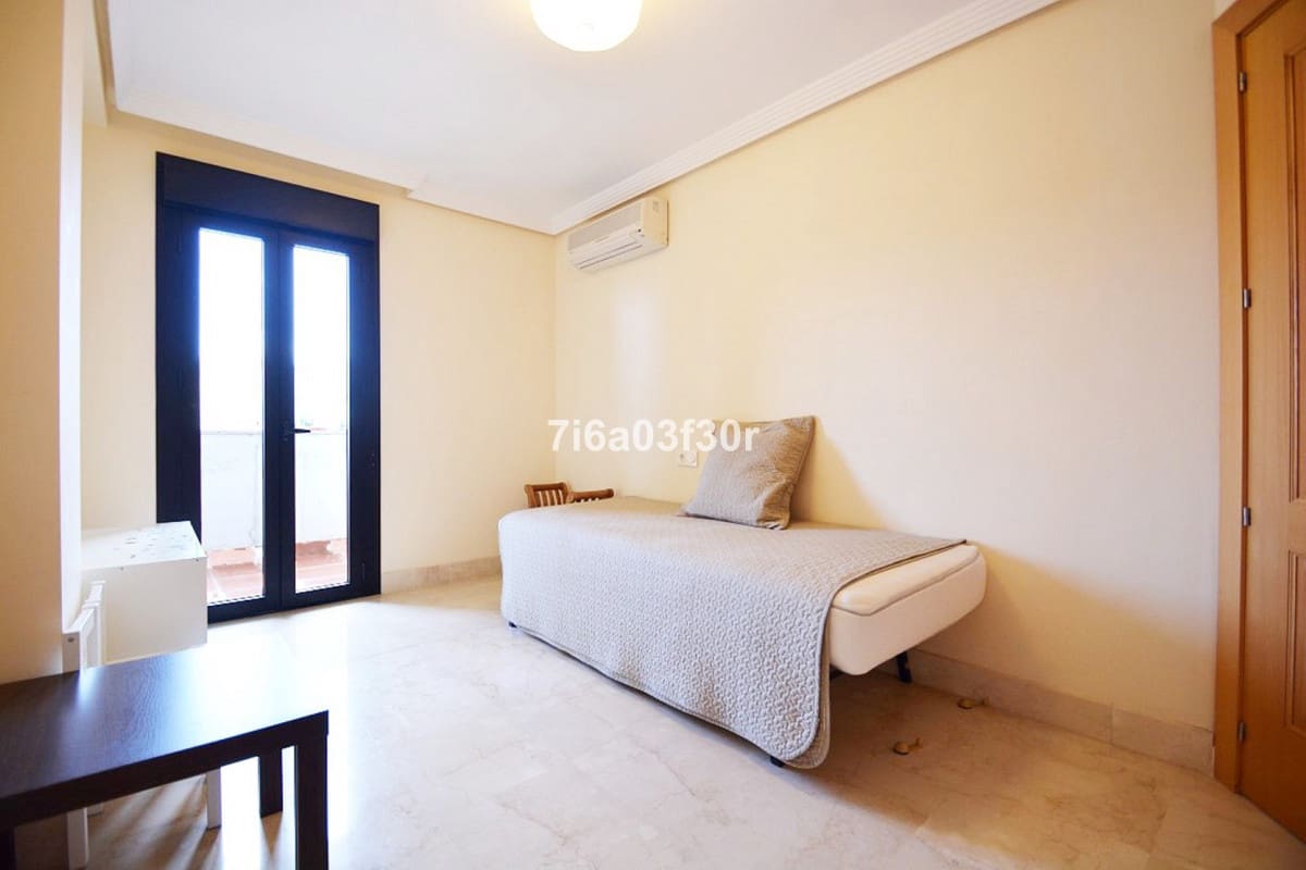 3 bedroom Apartment for rent in San Pedro de Alcantara with pool garage - € 1,800 (Ref: 9369240)