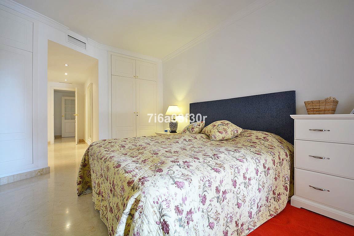 3 sovrum Lägenhet för semesterbostäder i San Pedro de Alcantara med pool - 1 600 € (Ref: 9369242)