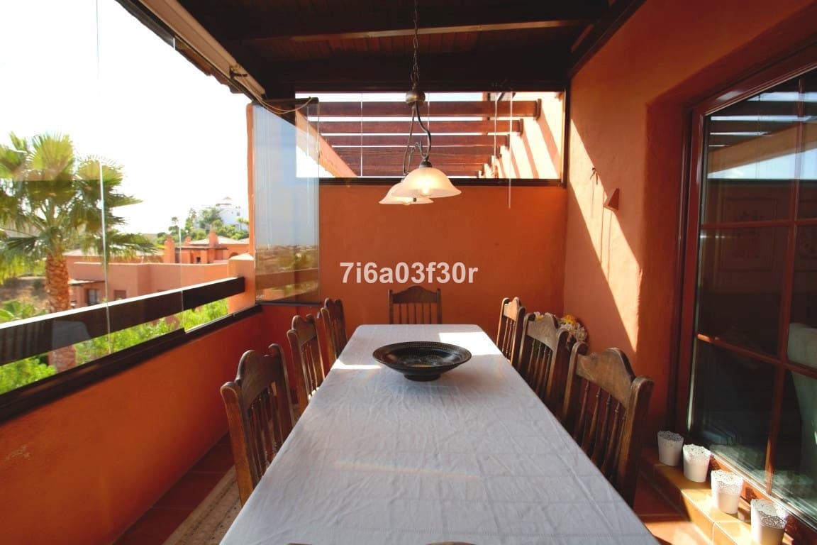 3 soverom Penthouse til leie i Benahavis med svømmebasseng garasje - € 2 400 (Ref: 9369243)
