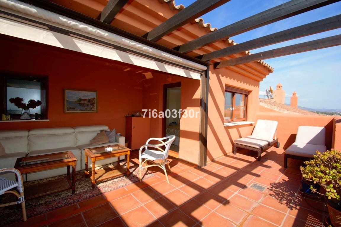 Ático de 3 habitaciones en Benahavís en alquiler vacacional con piscina garaje - 1.800 € (Ref: 9369244)