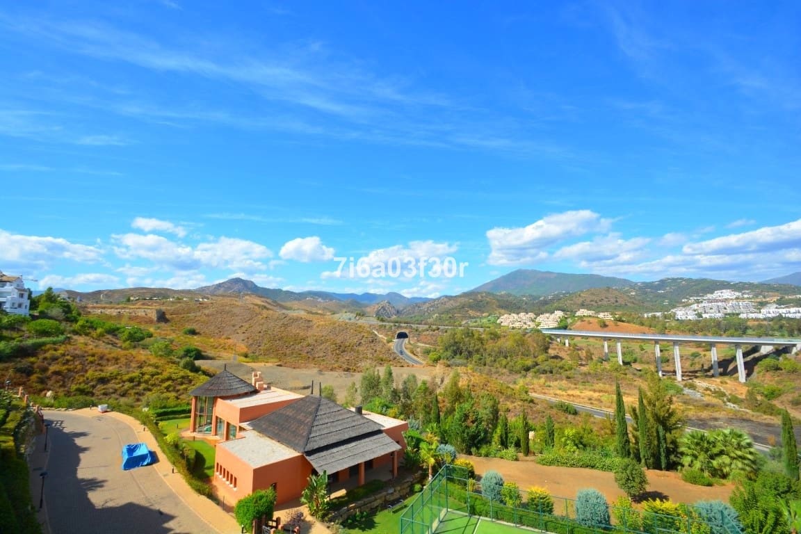 Ático de 3 habitaciones en Benahavís en alquiler vacacional con piscina garaje - 1.800 € (Ref: 9369244)