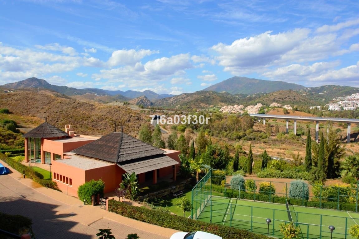 Ático de 3 habitaciones en Benahavís en alquiler vacacional con piscina garaje - 1.800 € (Ref: 9369244)