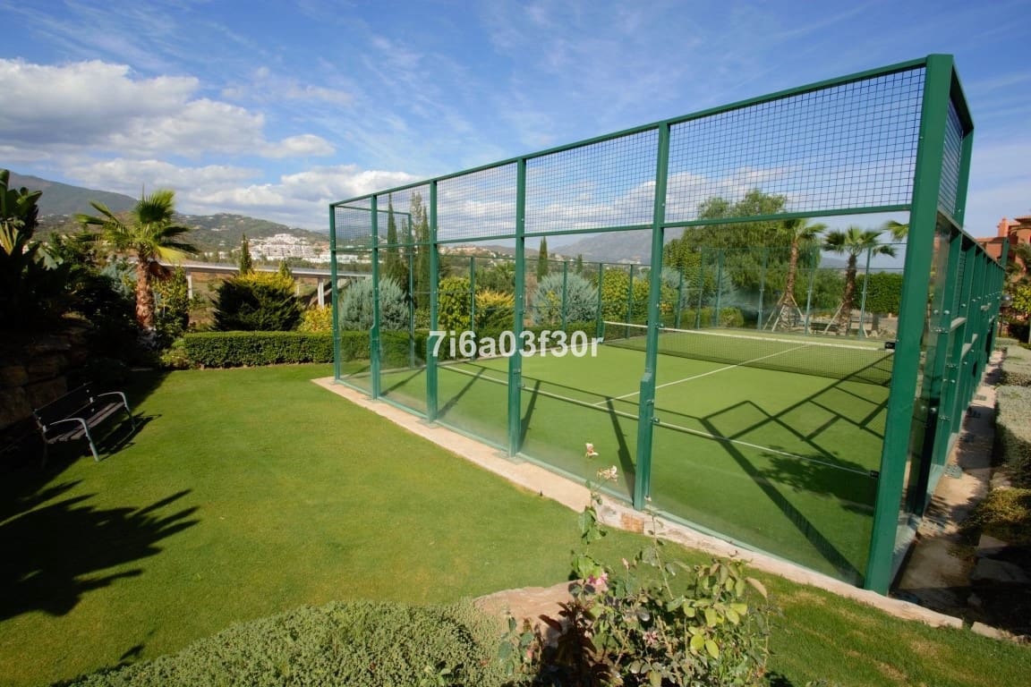 Ático de 3 habitaciones en Benahavís en alquiler vacacional con piscina garaje - 1.800 € (Ref: 9369244)