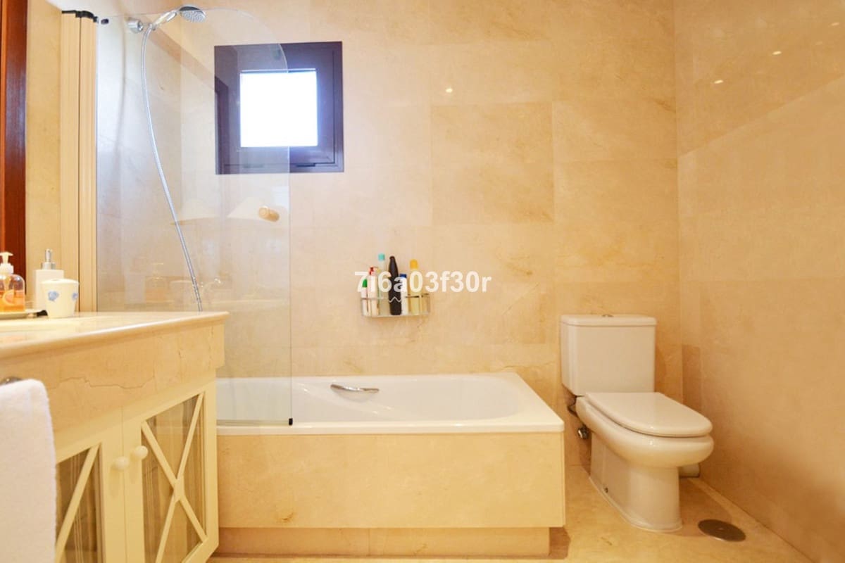 2 quarto Apartamento para arrendar em San Pedro de Alcantara com piscina garagem - 1 700 € (Ref: 9369245)