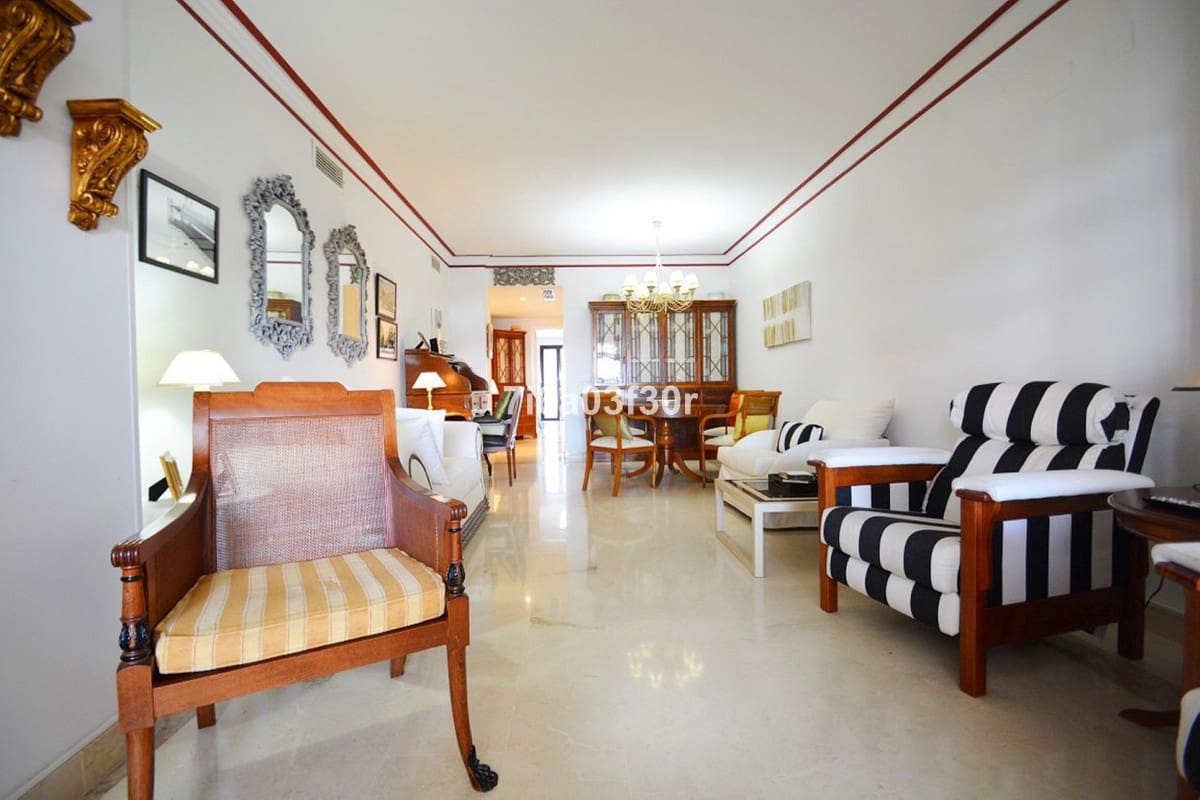 2 quarto Apartamento para arrendar em San Pedro de Alcantara com piscina garagem - 1 700 € (Ref: 9369245)