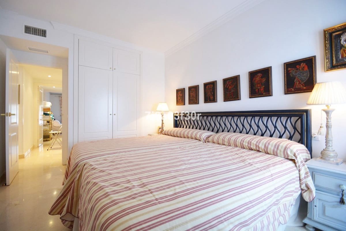 2 quarto Apartamento para arrendar em San Pedro de Alcantara com piscina garagem - 1 700 € (Ref: 9369245)