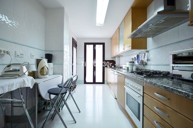 2 quarto Apartamento para arrendar em San Pedro de Alcantara, Marbella com piscina garagem - 1 700 € (Ref: 9369245)