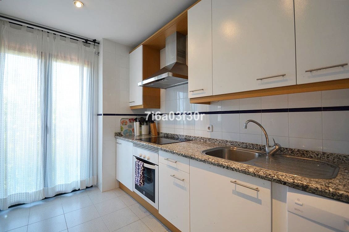 3 slaapkamer Appartement voor vakantieverhuur in San Pedro de Alcantara met zwembad garage - € 1.000 (Ref: 9386095)