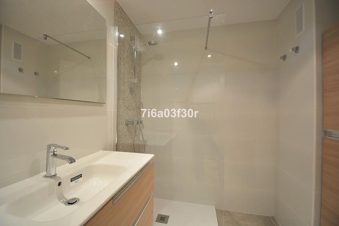 3 slaapkamer Appartement voor vakantieverhuur in San Pedro de Alcantara met zwembad garage - € 1.000 (Ref: 9386095)