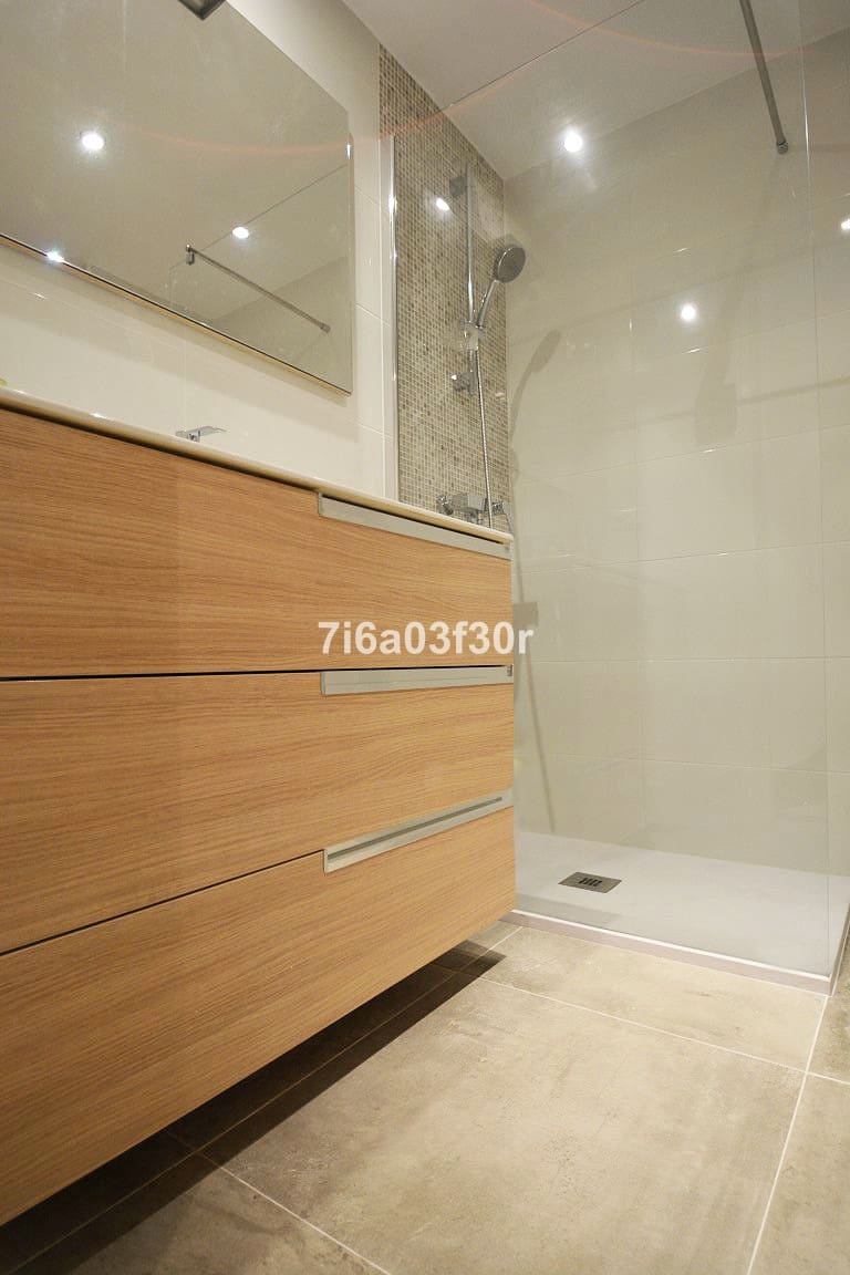 3 slaapkamer Appartement voor vakantieverhuur in San Pedro de Alcantara met zwembad garage - € 1.000 (Ref: 9386095)