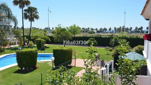 3 bedroom Apartment for holiday rental in San Pedro de Alcantara, Marbella with pool garage - € 1,000 (Ref: 9386095)