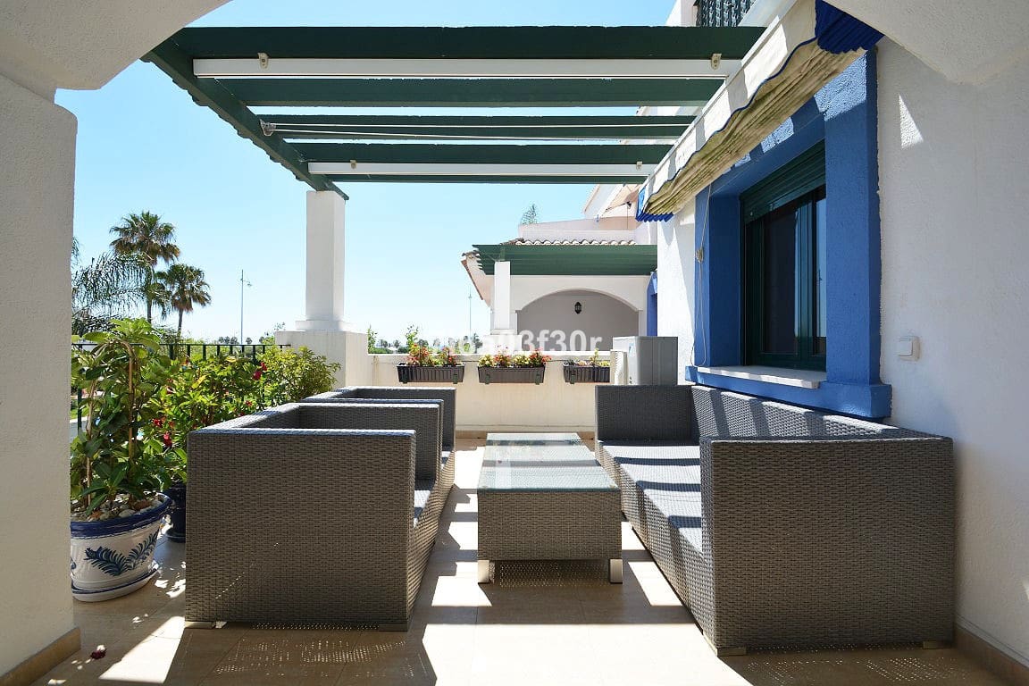 3 slaapkamer Appartement voor vakantieverhuur in San Pedro de Alcantara met zwembad garage - € 1.000 (Ref: 9386095)