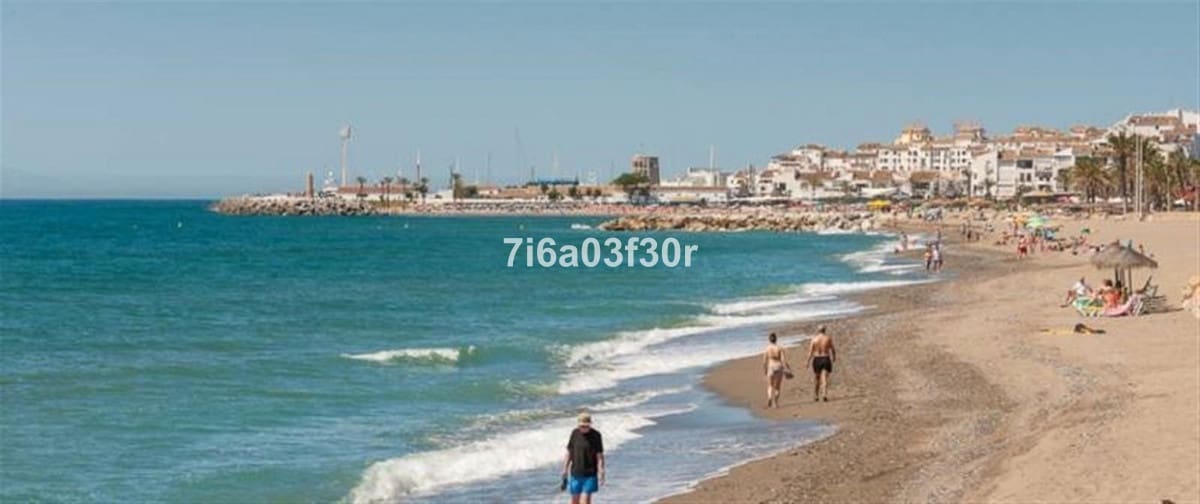 3 bedroom Penthouse for sale in Marbella with pool garage - € 1,230,000 (Ref: 9397024)