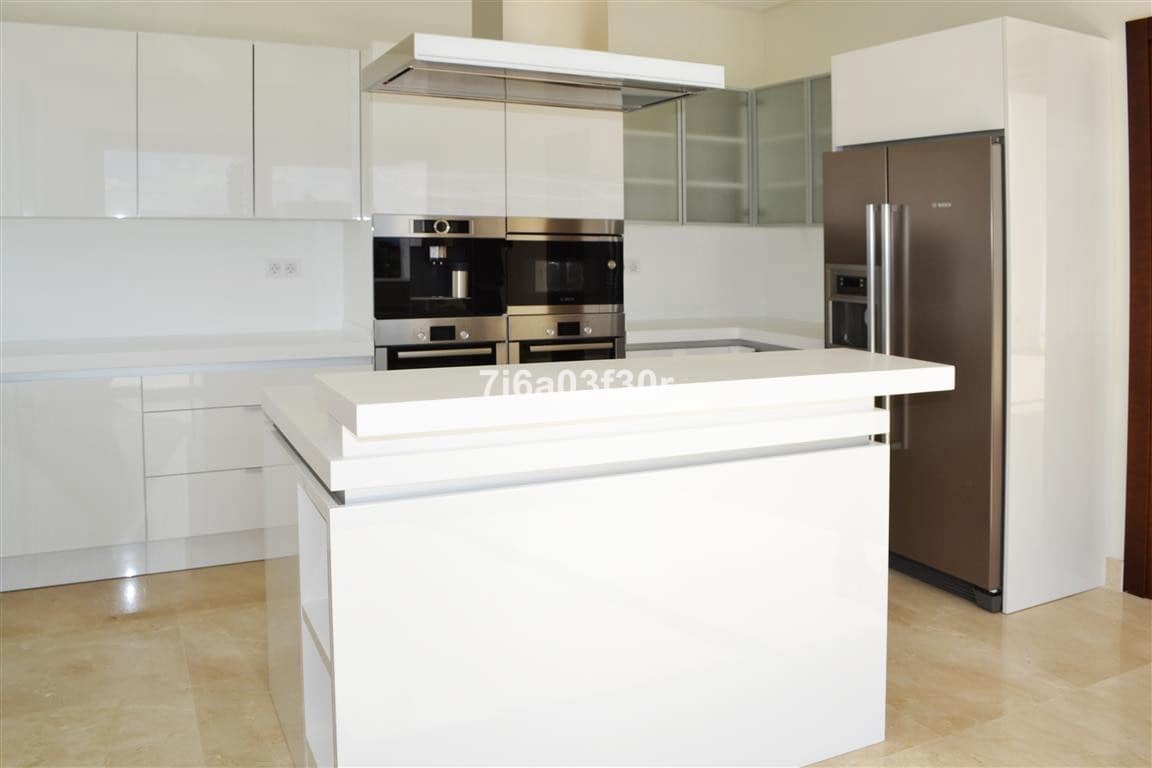 Chalet de 4 habitaciones en Benahavís en venta con piscina garaje - 1.900.000 € (Ref: 9397027)