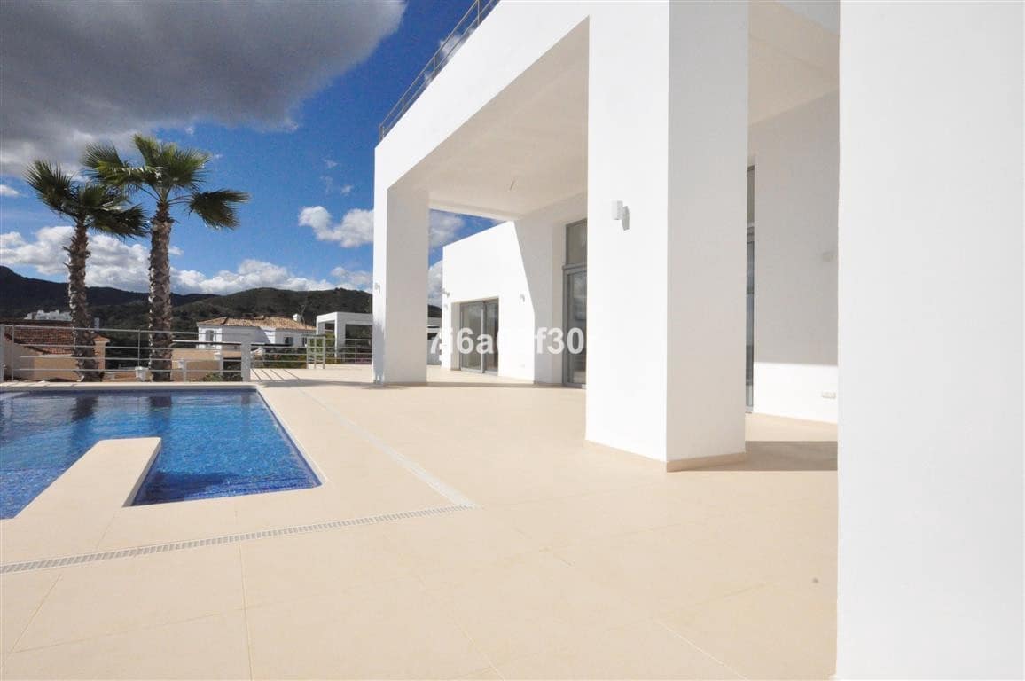 Chalet de 4 habitaciones en Benahavís en venta con piscina garaje - 1.900.000 € (Ref: 9397027)