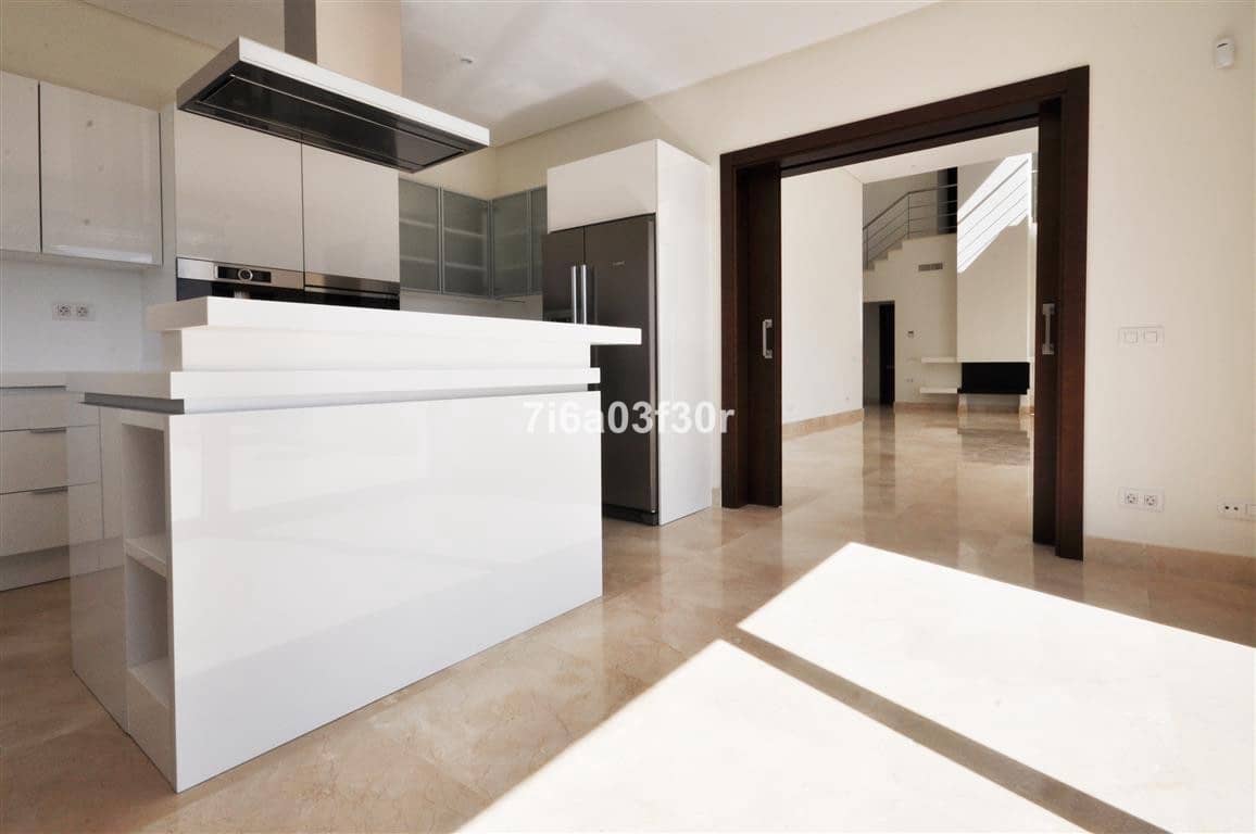 Chalet de 4 habitaciones en Benahavís en venta con piscina garaje - 1.900.000 € (Ref: 9397027)