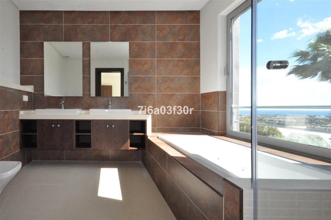 Chalet de 4 habitaciones en Benahavís en venta con piscina garaje - 1.900.000 € (Ref: 9397027)