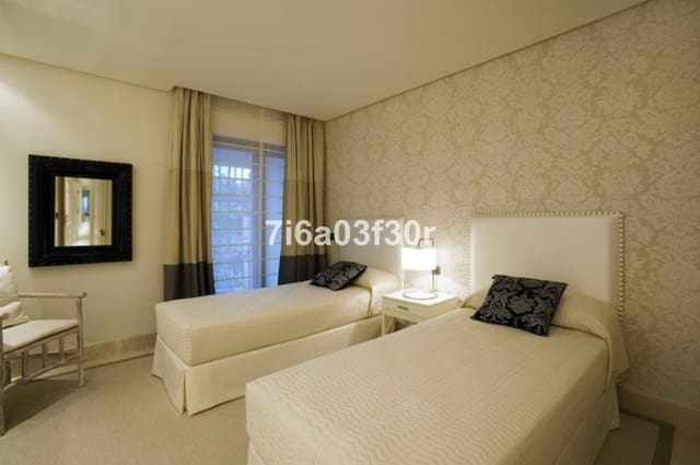 3 sypialnia Apartament na sprzedaż w Estepona z basenem garażem - 1 750 000 € (Ref: 9397029)