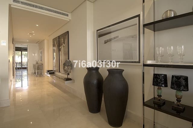 3 sypialnia Apartament na sprzedaż w Estepona z basenem garażem - 1 750 000 € (Ref: 9397029)