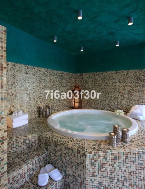 3 bedroom Apartment for sale in Estepona with pool garage - € 1,750,000 (Ref: 9397029)