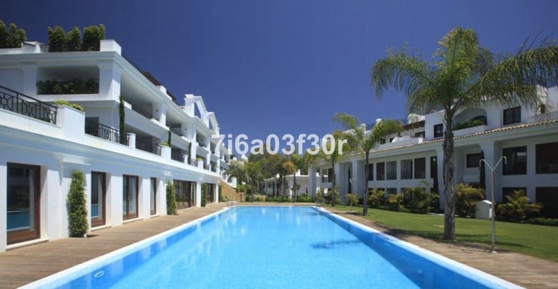 3 bedroom Apartment for sale in Estepona with pool garage - € 1,750,000 (Ref: 9397029)