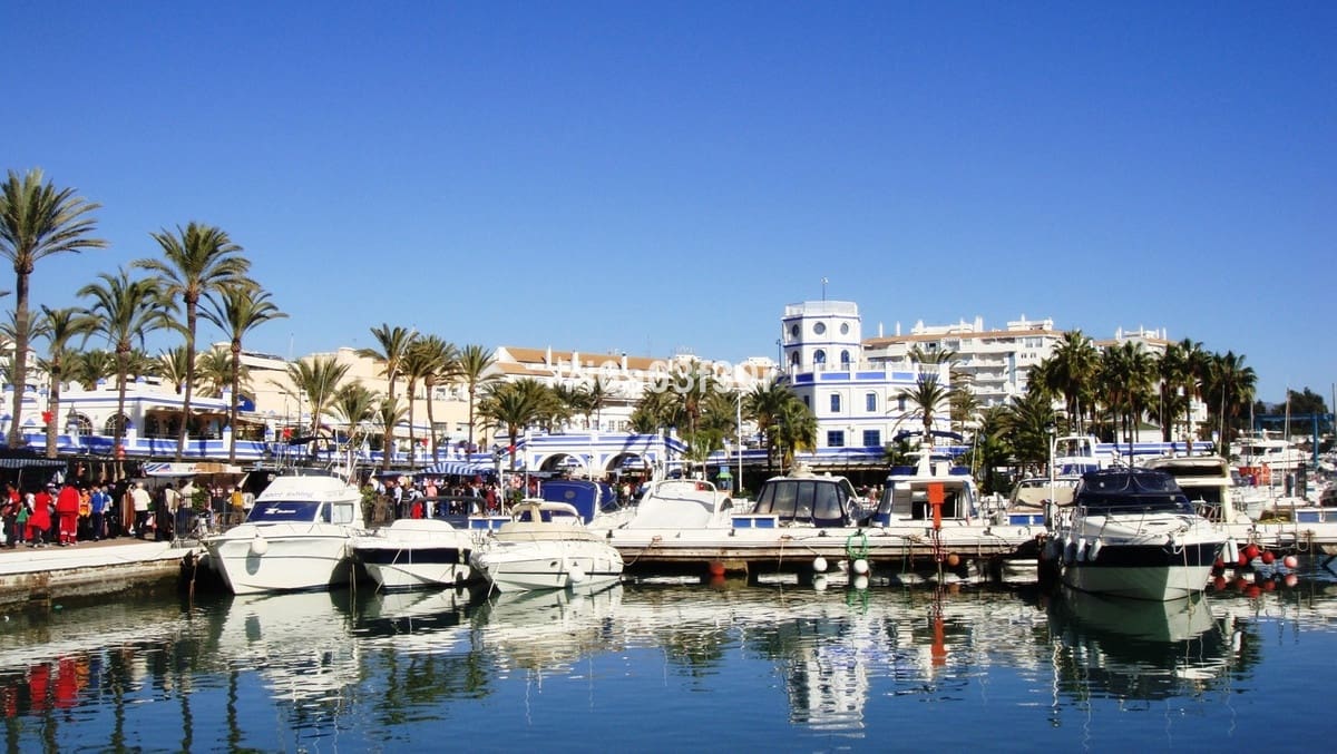 Chalet de 4 habitaciones en New Golden Mile en venta con piscina - 1.590.000 € (Ref: 9397030)