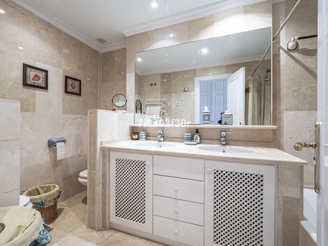 2 Zimmer Apartment zu verkaufen in Puerto Banus, Marbella mit Pool Garage - 1.575.000 € (Ref: 9397031)