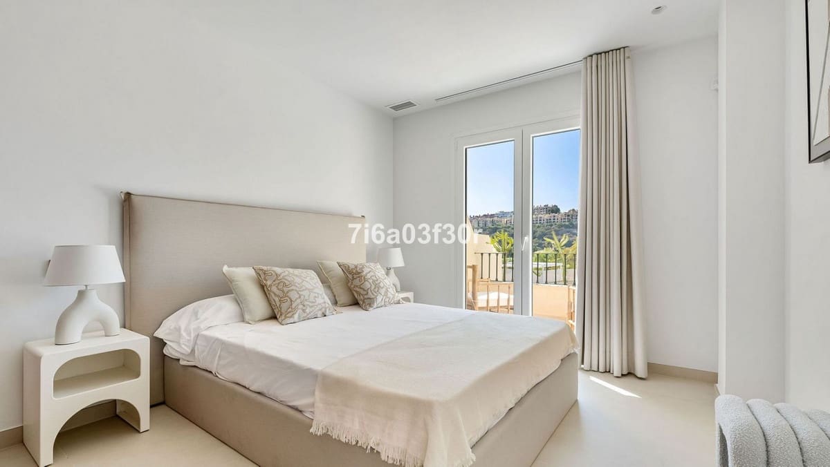 3 soverom Hus til salgs i La Quinta med svømmebasseng garasje - € 1 045 000 (Ref: 9397032)