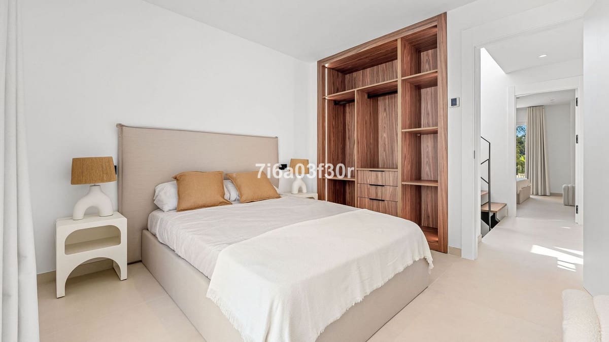 3 soverom Hus til salgs i La Quinta med svømmebasseng garasje - € 1 045 000 (Ref: 9397032)