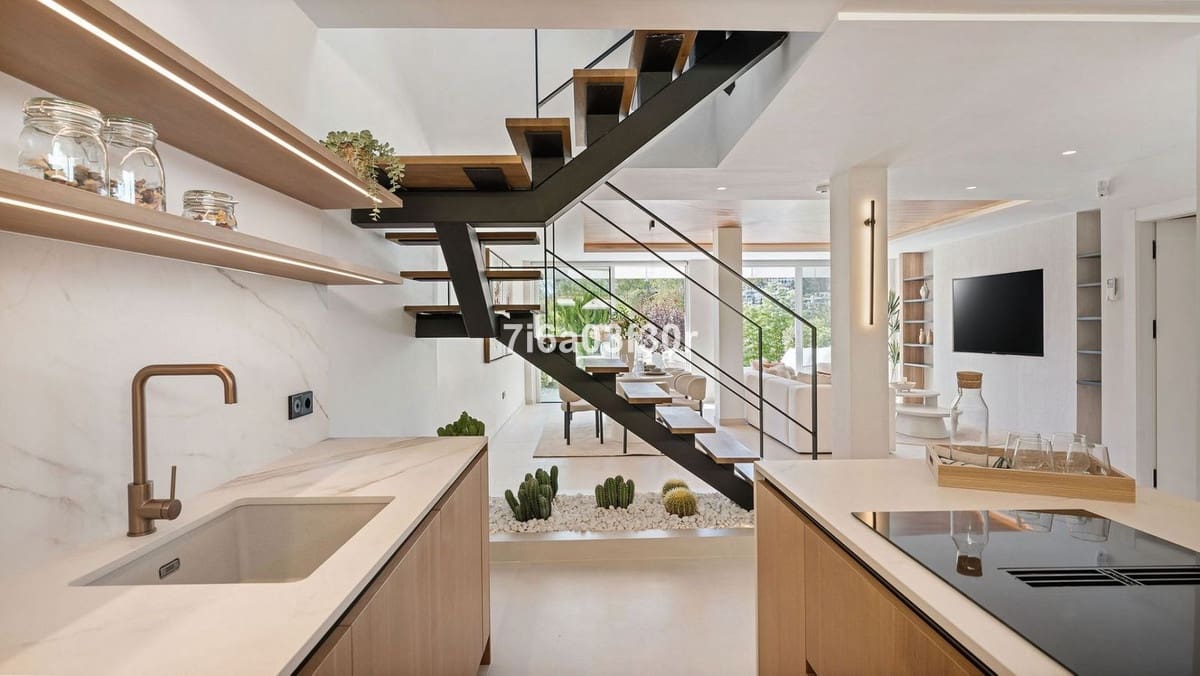 3 soverom Hus til salgs i La Quinta med svømmebasseng garasje - € 1 045 000 (Ref: 9397032)