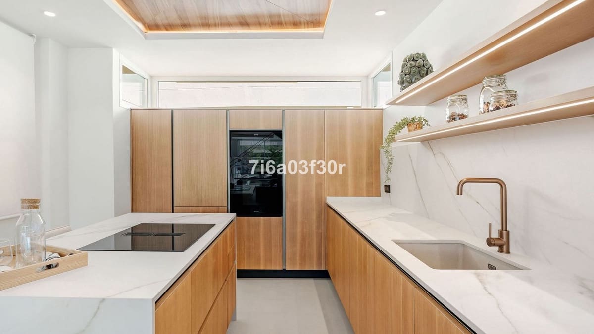 3 soverom Hus til salgs i La Quinta med svømmebasseng garasje - € 1 045 000 (Ref: 9397032)