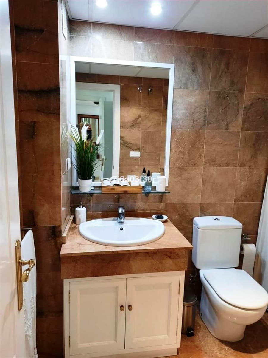 3 slaapkamer Penthouse te huur in Marbella met zwembad garage - € 3.000 (Ref: 9400201)