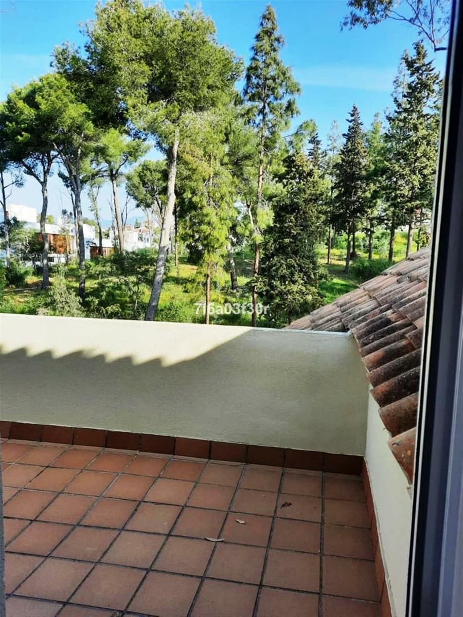 3 bedroom Penthouse for rent in Marbella with pool garage - € 3,000 (Ref: 9400201)