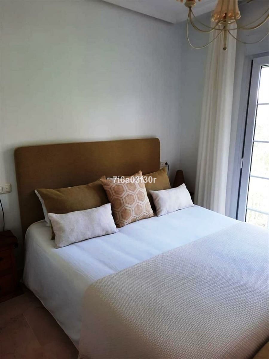 3 bedroom Penthouse for rent in Marbella with pool garage - € 3,000 (Ref: 9400201)