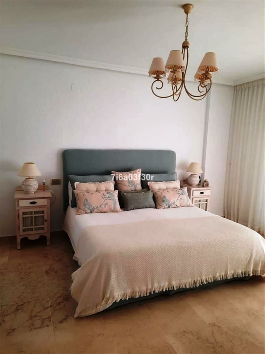 3 bedroom Penthouse for rent in Marbella with pool garage - € 3,000 (Ref: 9400201)