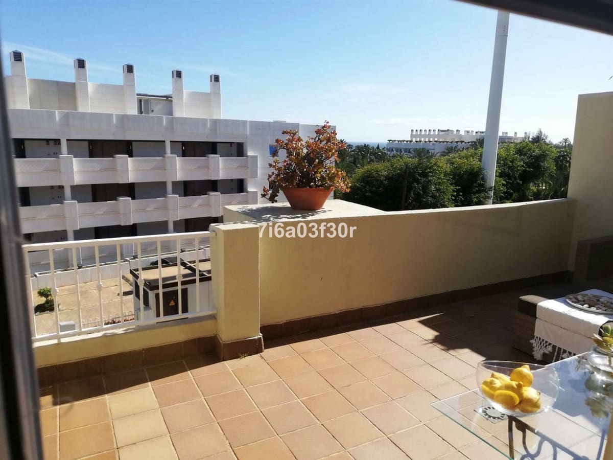 3 bedroom Penthouse for rent in Marbella with pool garage - € 3,000 (Ref: 9400201)