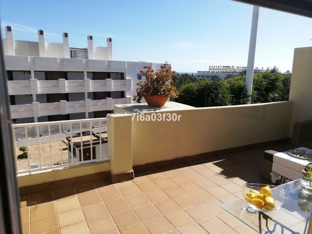 3 quarto Penthouse para arrendamento para férias em Marbella com piscina Garagem - 1 700 € (Ref: 9400202)