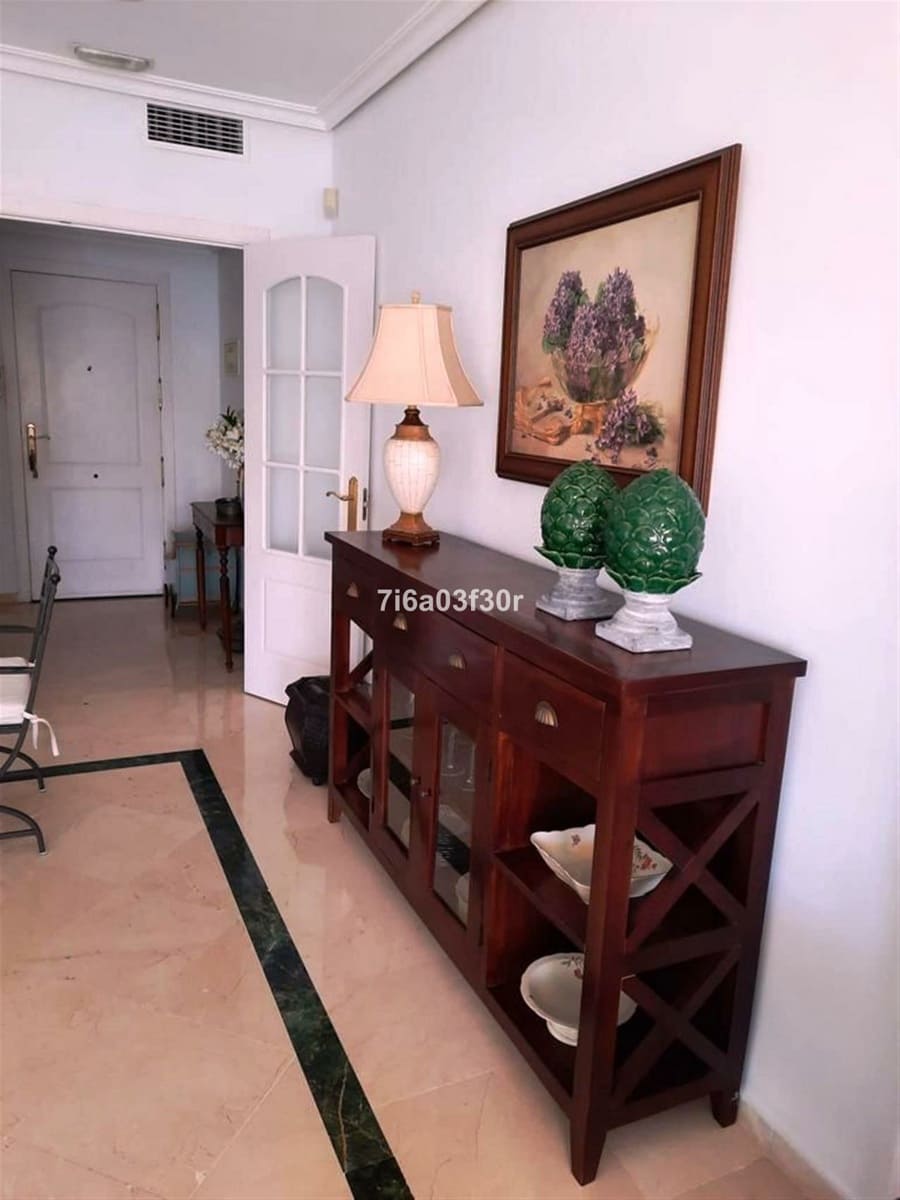 3 quarto Penthouse para arrendamento para férias em Marbella com piscina Garagem - 1 700 € (Ref: 9400202)