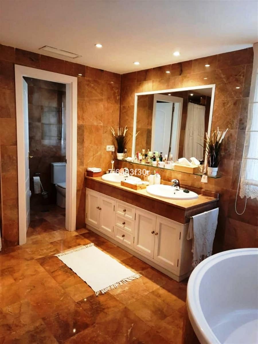 3 quarto Penthouse para arrendamento para férias em Marbella com piscina Garagem - 1 700 € (Ref: 9400202)