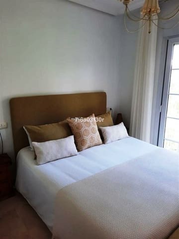 3 quarto Penthouse para arrendamento para férias em Marbella com piscina Garagem - 1 700 € (Ref: 9400202)