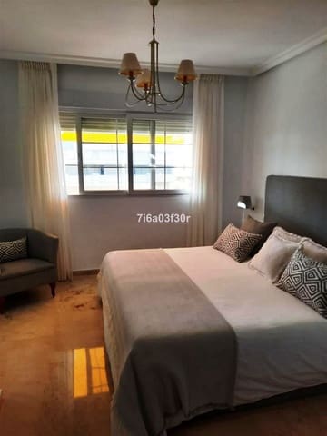 3 quarto Penthouse para arrendamento para férias em Marbella com piscina Garagem - 1 700 € (Ref: 9400202)