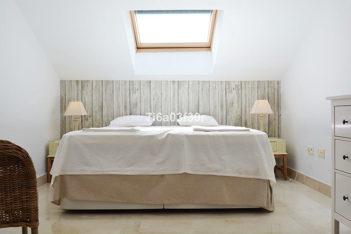 2 soverom Penthouse til salgs i San Pedro de Alcantara med svømmebasseng garasje - € 1 000 (Ref: 9432606)