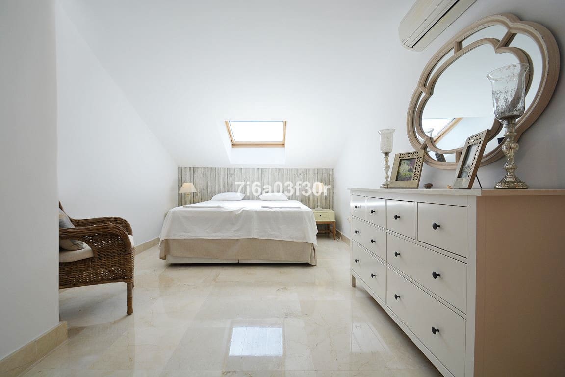 2 soverom Penthouse til salgs i San Pedro de Alcantara med svømmebasseng garasje - € 1 000 (Ref: 9432606)