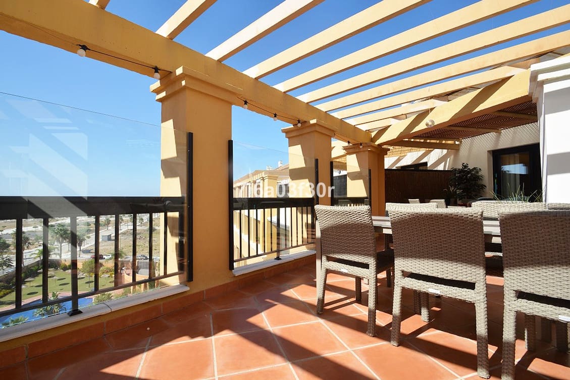 2 soverom Penthouse til salgs i San Pedro de Alcantara med svømmebasseng garasje - € 1 000 (Ref: 9432606)